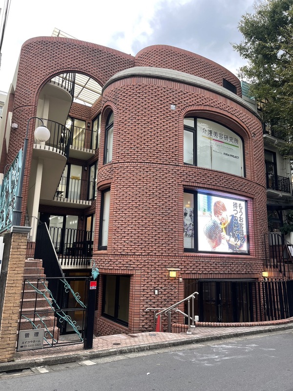 神宮前 地下1階 タガミ神宮前ビル｜33.2坪・飲食店可 居抜き・空き店舗物件